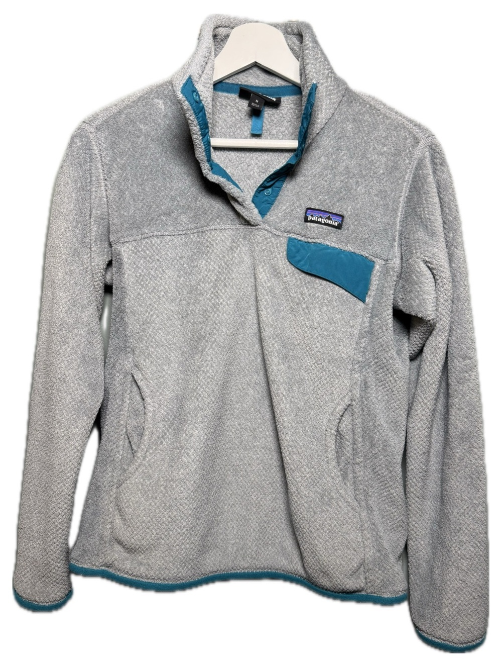 Patagonia Women's Light Gray Fleece Pullover with Teal Accents